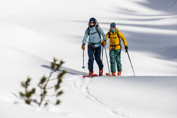 Rab Borealis Jacket je neprofoukavá, lehká strečová softshellová bunda s vynikající prodyšností a širokým záběrem využití.