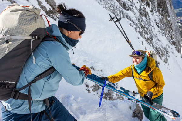 Rab Borealis Jacket je neprofoukavá, lehká strečová softshellová bunda s vynikající prodyšností a širokým záběrem využití.