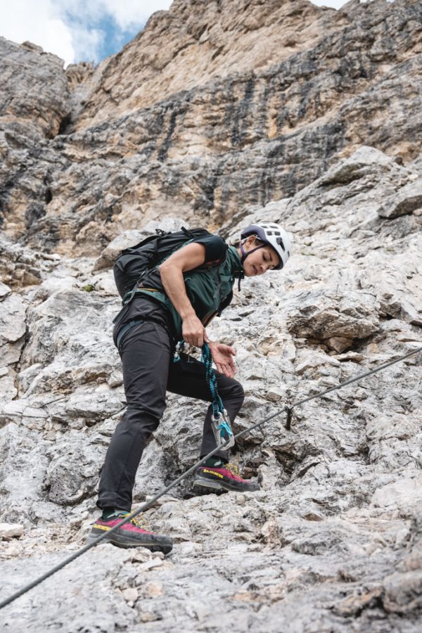 Rab Ascendor Light jsou lehké, odolné a velmi prodyšné kalhoty pro jakékoliv outdoorové použití. Absolutně univerzální lezecké outdoorové kalhoty.