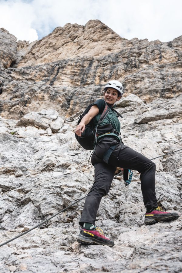 Rab Ascendor Light jsou lehké, odolné a velmi prodyšné kalhoty pro jakékoliv outdoorové použití. Absolutně univerzální lezecké outdoorové kalhoty.