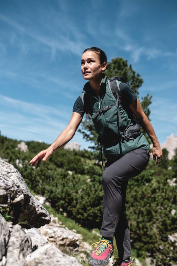 Rab Ascendor Light jsou lehké, odolné a velmi prodyšné kalhoty pro jakékoliv outdoorové použití. Absolutně univerzální lezecké outdoorové kalhoty.