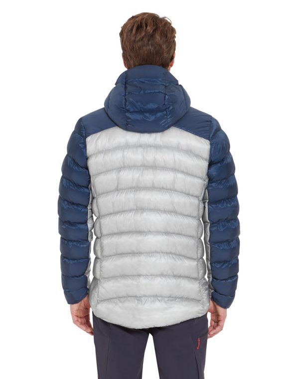 Rab Cirrus Ultra Hoody je syntetická izolační bunda s technologií TILT, špičkovou izolací PrimaLoft® ThermoPlume® a vnějším materiálem Pertex® Quantum Pro.