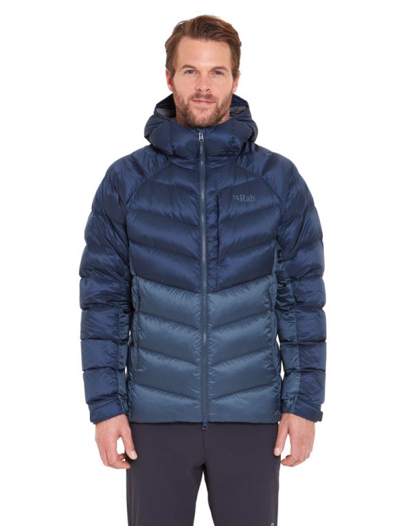 Rab Glaceon Pro Jacket je nová, lehká, univerzální péřovka od Rabu kombinující osvědčený materiál Pertex a špičkové prachové peří o plnivosti 700FP.